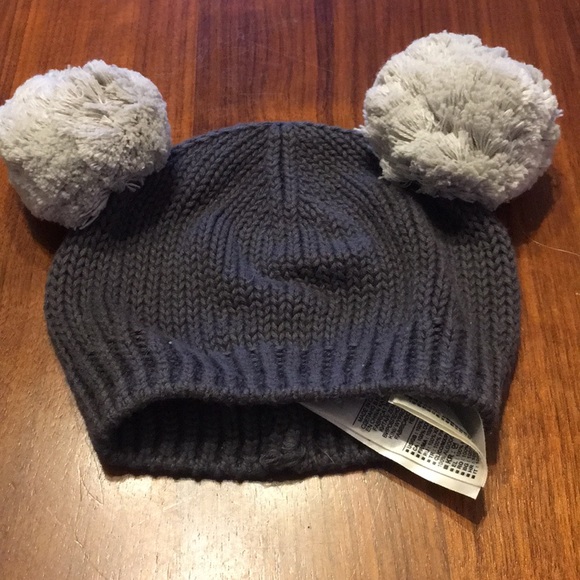 gap pom pom hat